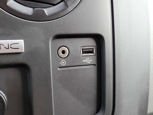 Used 2017 Ford E-350 and Econoline 350 Super Duty w/ Power Windows & Locks Group image 20