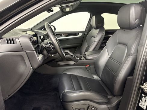 Certified 2024 Porsche Cayenne Coupe AWD/4WD image 5