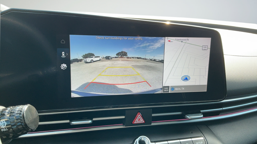 Used 2024 Hyundai Elantra SEL FWD image 12