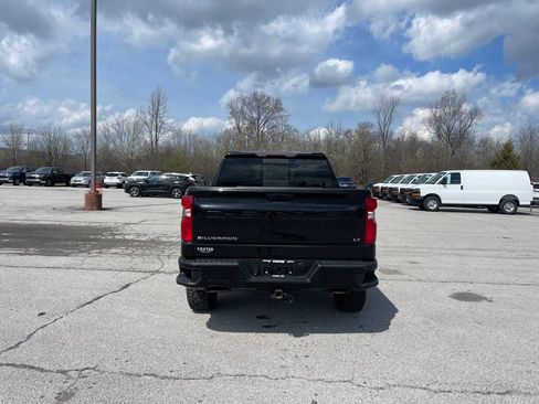 Used 2021 Chevrolet Silverado 1500 LT Trail Boss w/ Convenience Package II image 4