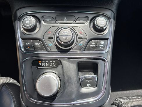 Used 2016 Chrysler 200 S w/ Comfort Group FWD image 16