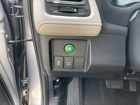 Used 2017 Honda HR-V LX image 26
