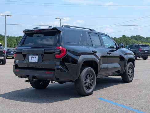 New 2026 Toyota 4Runner SR5 AWD/4WD image 5