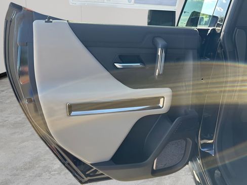 New 2026 GMC Hummer EV 4x4 Crew Cab image 17