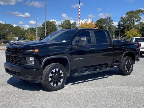 Used 2020 Chevrolet Silverado 2500 Custom w/ Custom Value Package image 8