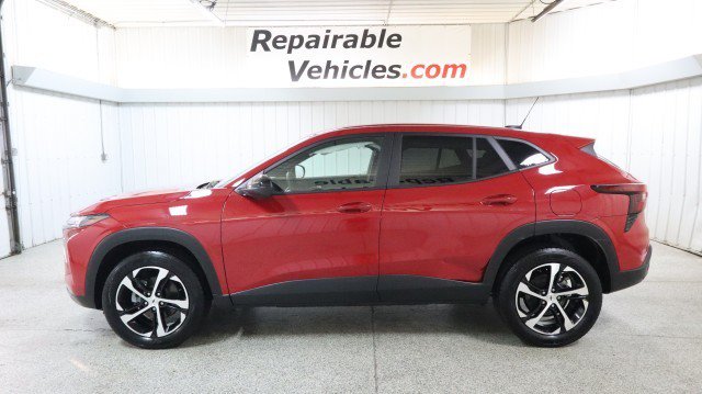 Used 2026 Chevrolet Trax RS w/ Driver Confidence Package FWD image 1