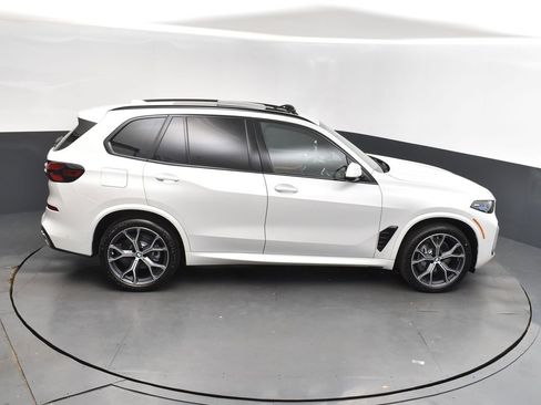 Certified 2026 BMW X5 xDrive40i w/ M Sport Package AWD/4WD image 35
