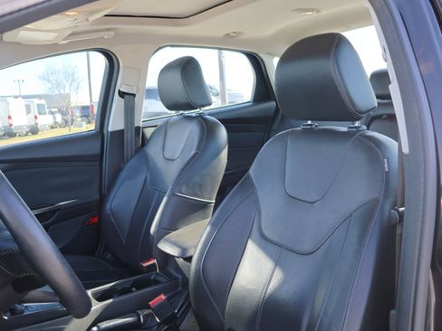 Used 2018 Ford Focus Titanium image 14