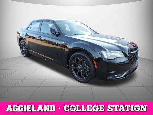 Used 2019 Chrysler 300 S AWD/4WD image 3