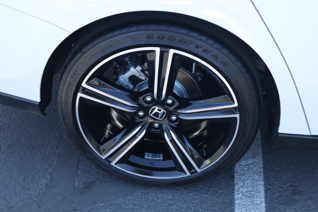 Used 2024 Honda Accord Sport image 11