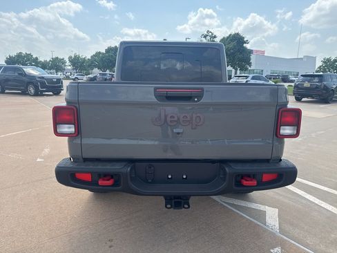 Used 2022 Jeep Gladiator Rubicon w/ Trailer Tow Package AWD/4WD image 3
