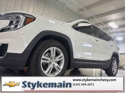 Used 2022 GMC Terrain SLE image 10