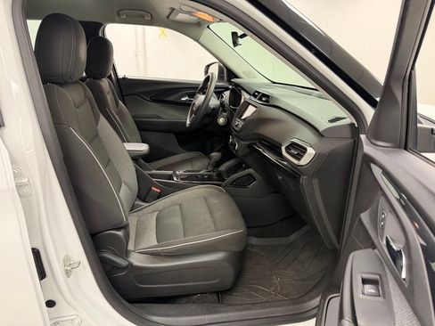 Used 2021 Chevrolet TrailBlazer LS FWD image 9