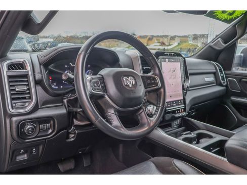 Used 2023 RAM 1500 Laramie AWD/4WD image 10