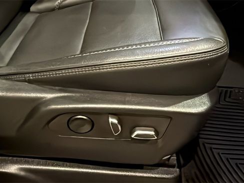 Used 2023 GMC Yukon Denali image 13