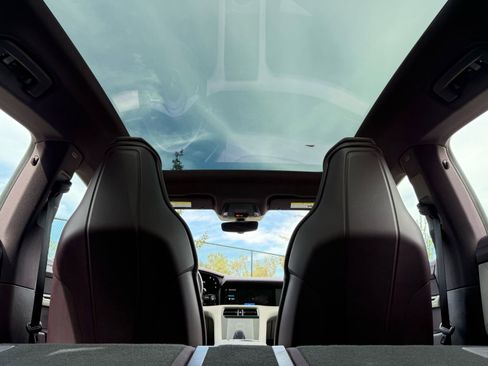 Used 2025 Porsche Taycan image 37