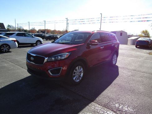 Used 2017 Kia Sorento LX V6 AWD image 3