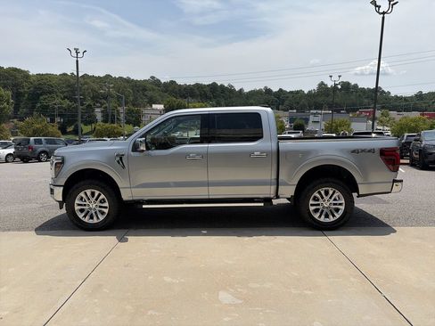Used 2025 Ford F150 Lariat w/ Equipment Group 501A Mid AWD/4WD image 5
