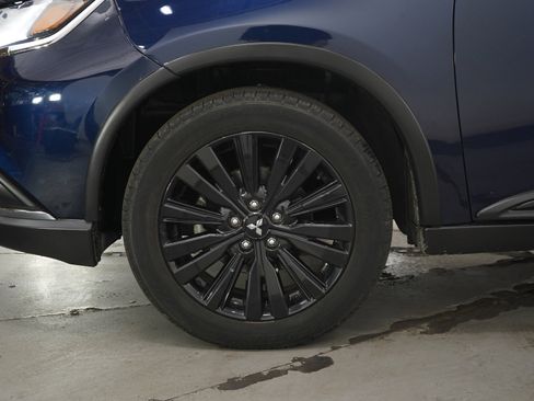 Used 2020 Mitsubishi Outlander LE AWD/4WD image 27