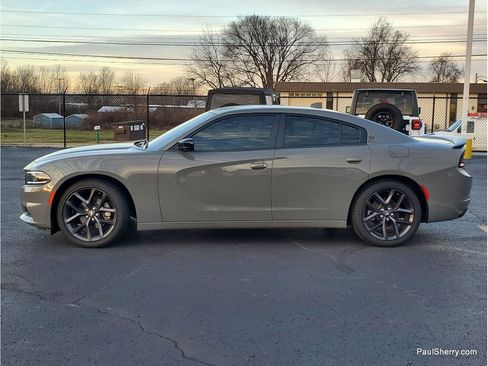 Used 2023 Dodge Charger SXT w/ Blacktop Package image 11