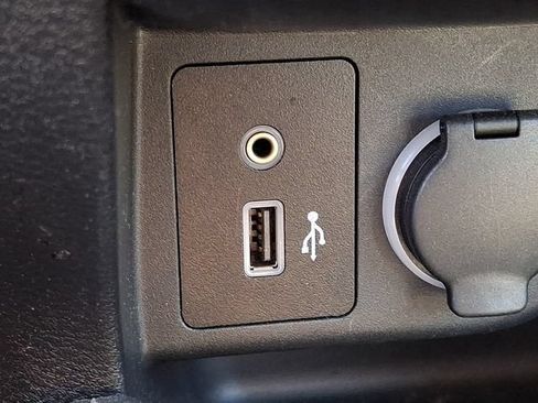 Used 2020 Nissan Kicks SV FWD image 20