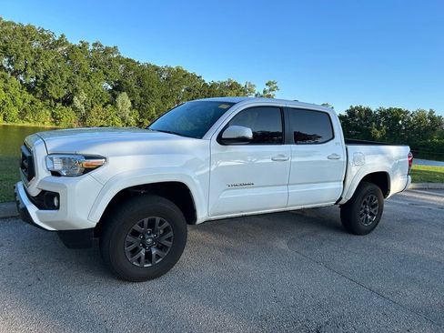 Used 2023 Toyota Tacoma SR5 w/ Technology Package RWD image 2