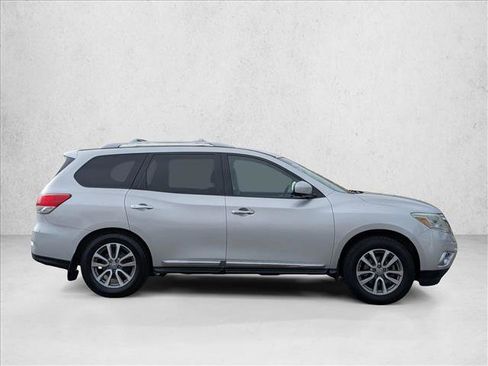 Used 2015 Nissan Pathfinder SL w/ SL Tech Package image 4