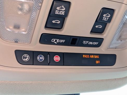 Used 2019 Buick Enclave Essence FWD image 32
