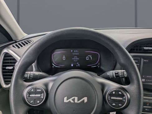 Used 2023 Kia Soul LX w/ Option Group 015 FWD image 27