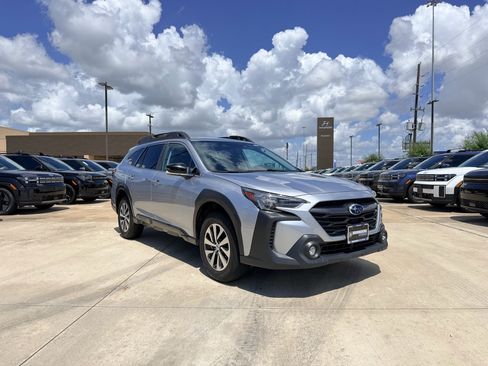 Used 2025 Subaru Outback Premium AWD/4WD image 33