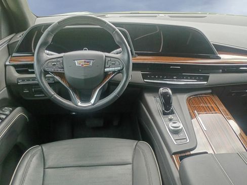 Used 2024 Cadillac Escalade Premium Luxury w/ Performance Package image 10