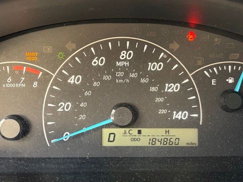 Used 2014 Toyota Camry FWD image 30