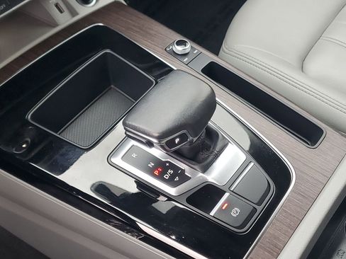 Used 2022 Audi Q5 2.0T Premium w/ Convenience Package image 34