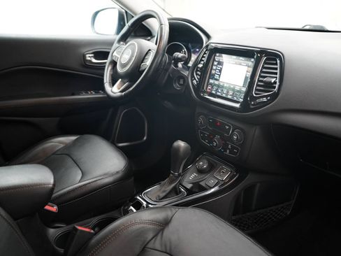 Used 2018 Jeep Compass Limited w/ Navigation Group AWD/4WD image 17