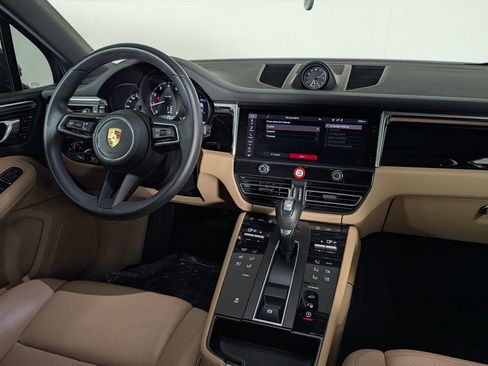 Certified 2023 Porsche Macan AWD/4WD image 20