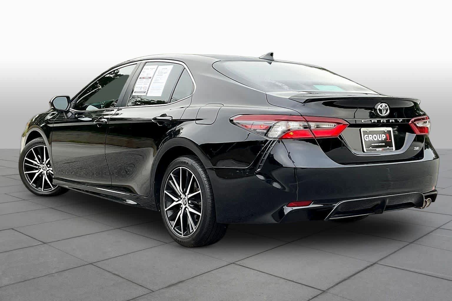 Used 2024 Toyota Camry SE w/ Convenience Package FWD image 12