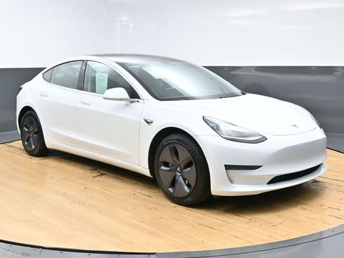 Used 2020 Tesla Model 3 Standard Range RWD image 2