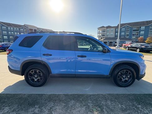 Certified 2024 Honda Pilot TrailSport image 9