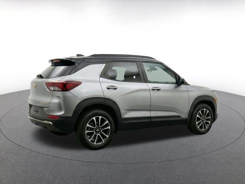 Used 2025 Chevrolet TrailBlazer LT FWD image 9