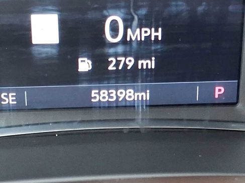 Used 2023 GMC Acadia SLT image 18