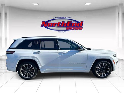 Used 2023 Jeep Grand Cherokee Overland w/ Advanced Protech Group III AWD/4WD image 2