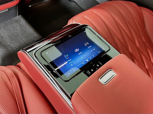 Used 2025 Mercedes-Benz S 63 AMG S image 28