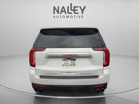 Used 2021 GMC Yukon Denali w/ Denali Premium Package image 4
