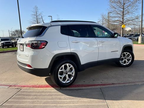 Used 2025 Jeep Compass Latitude image 6