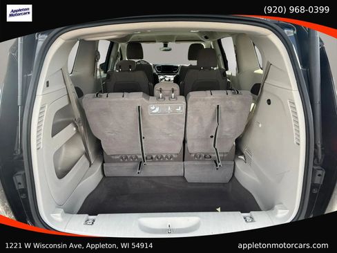 Used 2018 Chrysler Pacifica Touring Plus FWD image 27