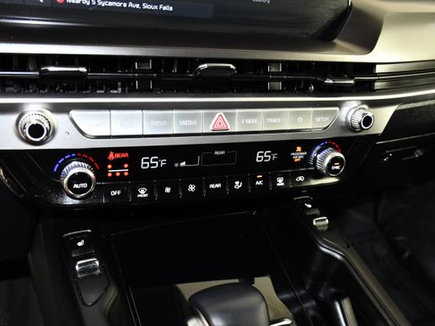 Used 2025 Kia Telluride S AWD/4WD image 29