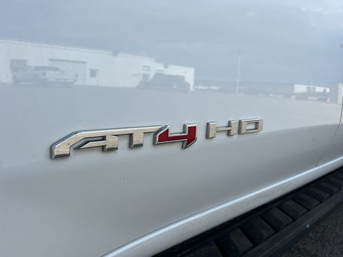 Certified 2022 GMC Sierra 3500 AT4 w/ AT4 Preferred Package AWD/4WD image 17