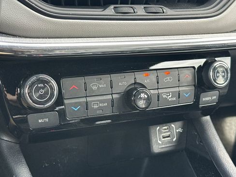 Used 2024 Jeep Compass Limited AWD/4WD image 20