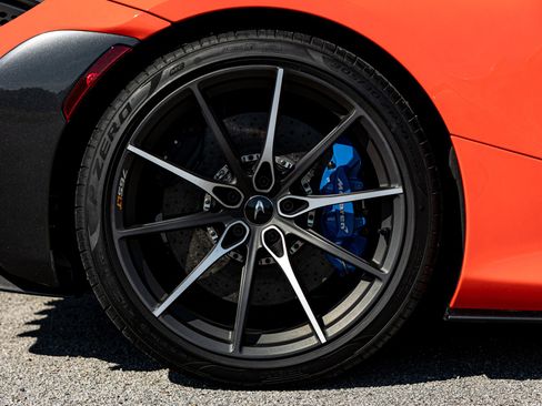 Used 2021 McLaren 765LT image 35