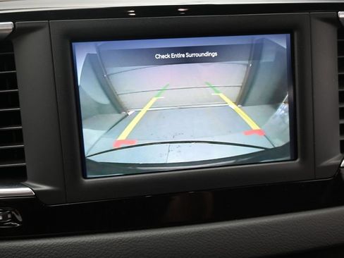 Used 2023 Chrysler Voyager LX FWD image 25